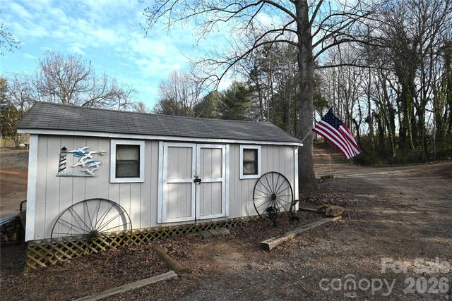 198 Clouse Lane, Taylorsville, NC 28681