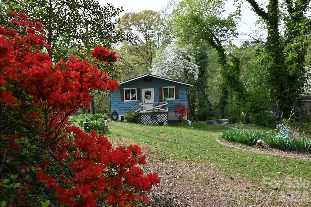 198 Clouse Lane, Taylorsville, NC 28681