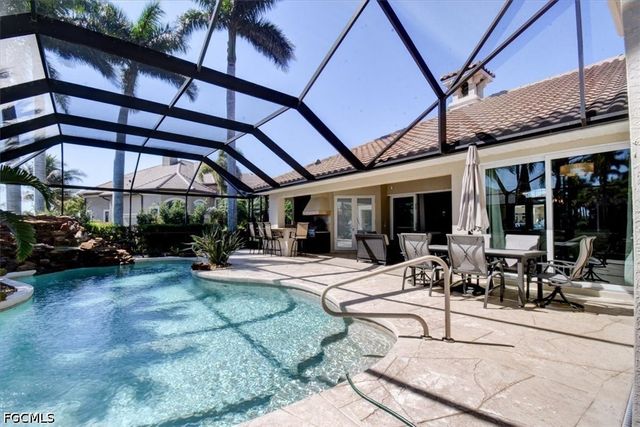 5711 Yardarm CT, Cape Coral, FL 33914