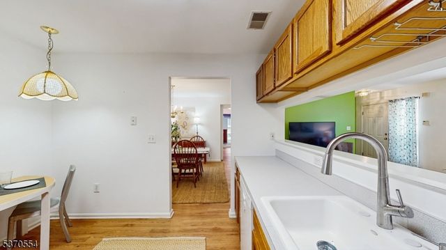 50 Pine St 4E, Montclair Twp., NJ 07042