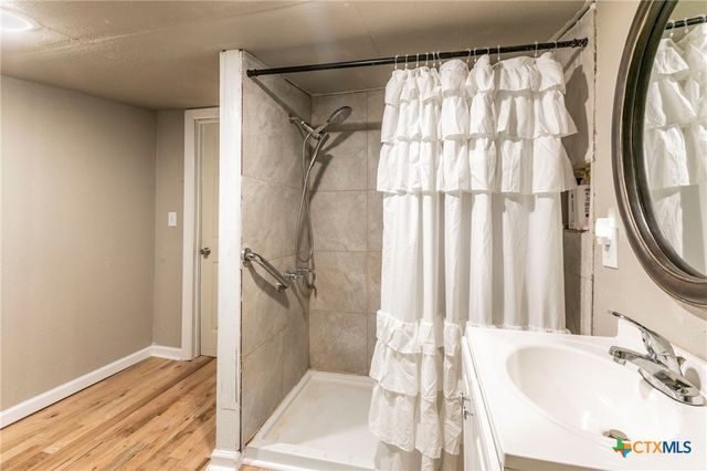 409 E Houston Street, Mexia, TX 76667