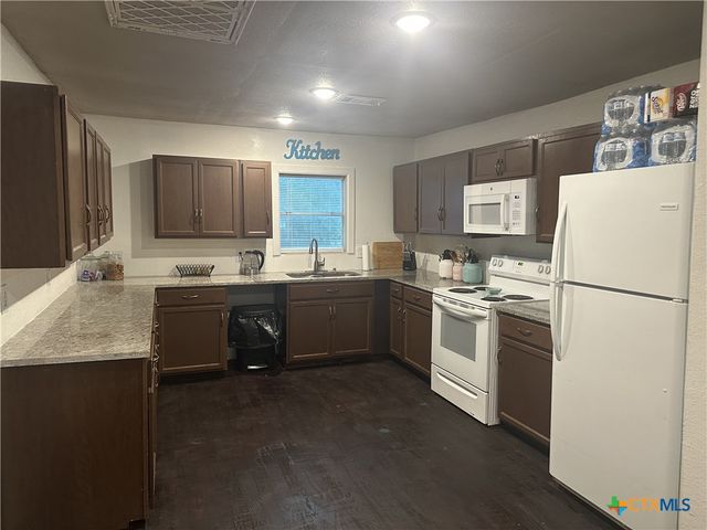 409 E Houston Street, Mexia, TX 76667