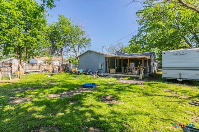 409 E Houston Street, Mexia, TX 76667
