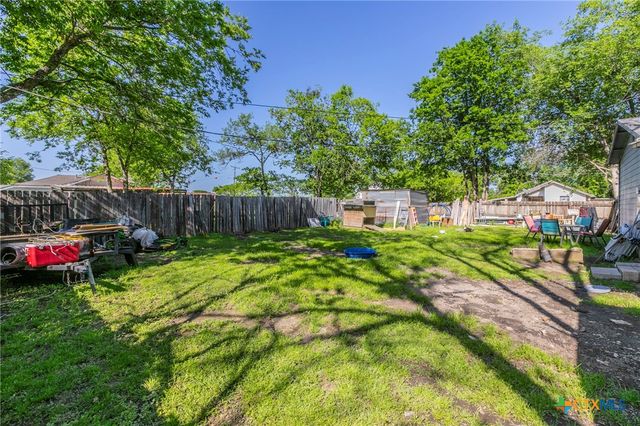 409 E Houston Street, Mexia, TX 76667