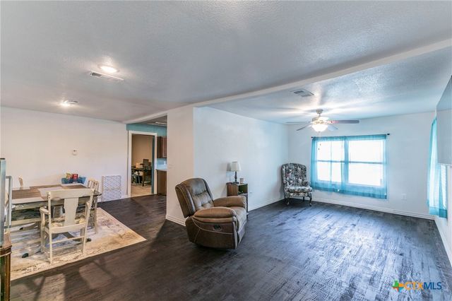 409 E Houston Street, Mexia, TX 76667