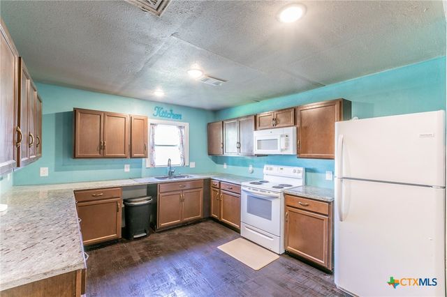 409 E Houston Street, Mexia, TX 76667