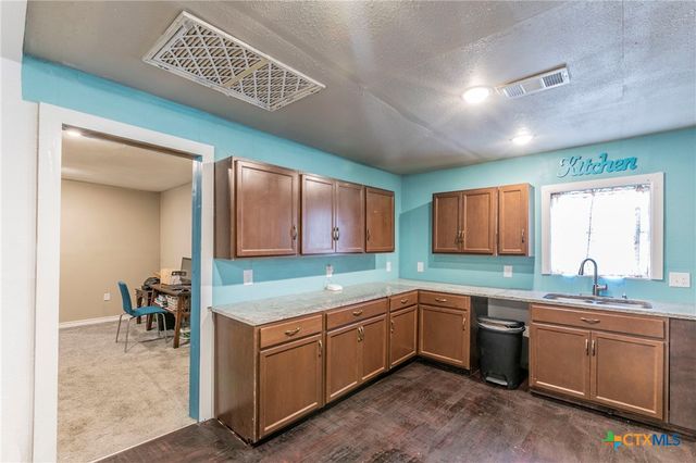 409 E Houston Street, Mexia, TX 76667