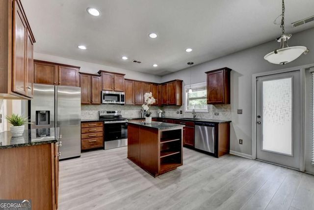 3473 Fallen Oak Drive, Buford, GA 30519