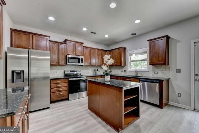 3473 Fallen Oak Drive, Buford, GA 30519