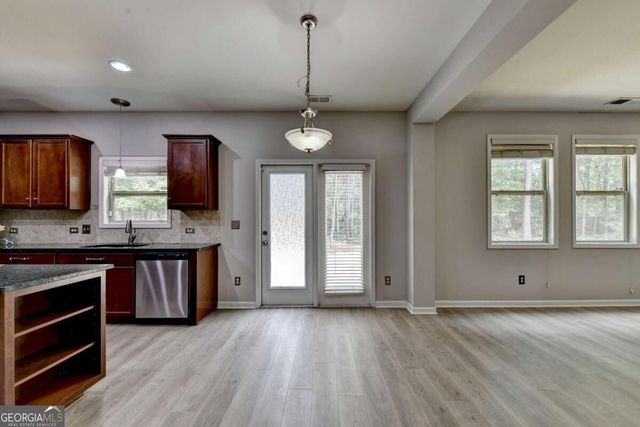 3473 Fallen Oak Drive, Buford, GA 30519