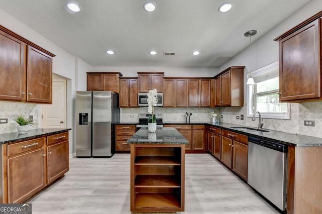 3473 Fallen Oak Drive, Buford, GA 30519