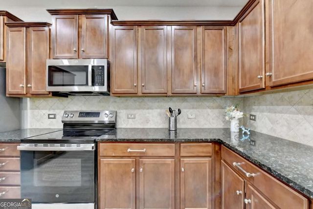 3473 Fallen Oak Drive, Buford, GA 30519