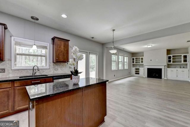 3473 Fallen Oak Drive, Buford, GA 30519