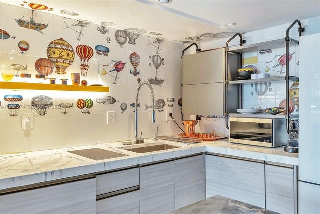 1100 West Ave 1020, Miami Beach, FL 33139