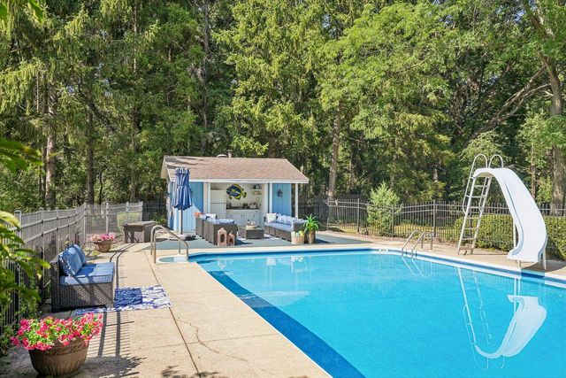 W335N5421 Wedgewood DRIVE, Nashotah, WI 53058