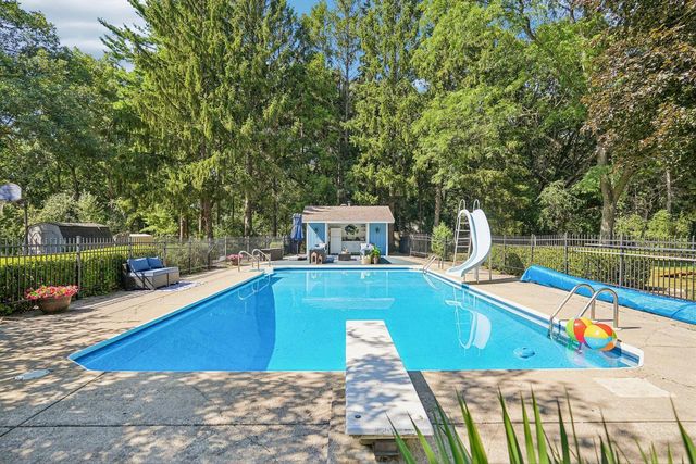 W335N5421 Wedgewood DRIVE, Nashotah, WI 53058