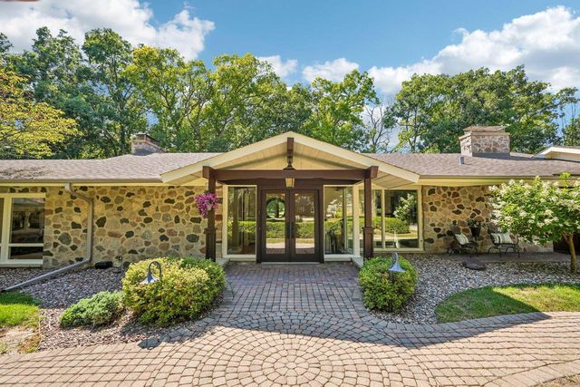 W335N5421 Wedgewood DRIVE, Nashotah, WI 53058