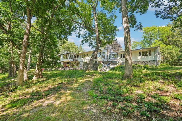 W335N5421 Wedgewood DRIVE, Nashotah, WI 53058