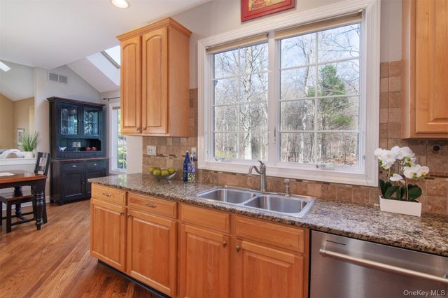 77 Dimond Avenue, Cortlandt Manor, NY 10567