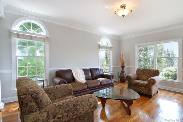 77 Dimond Avenue, Cortlandt Manor, NY 10567