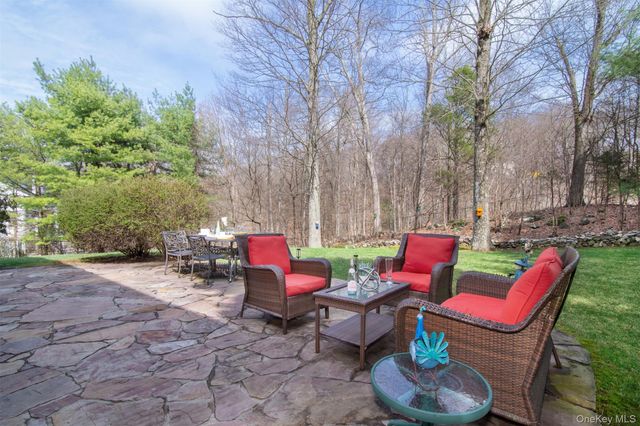 77 Dimond Avenue, Cortlandt Manor, NY 10567
