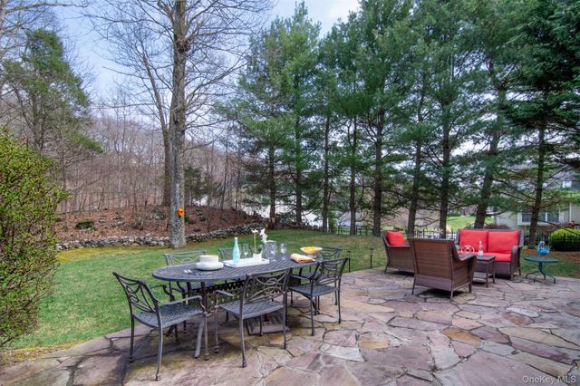 77 Dimond Avenue, Cortlandt Manor, NY 10567