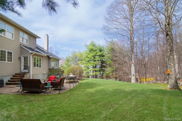 77 Dimond Avenue, Cortlandt Manor, NY 10567