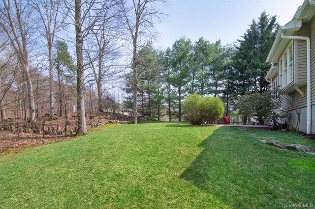 77 Dimond Avenue, Cortlandt Manor, NY 10567