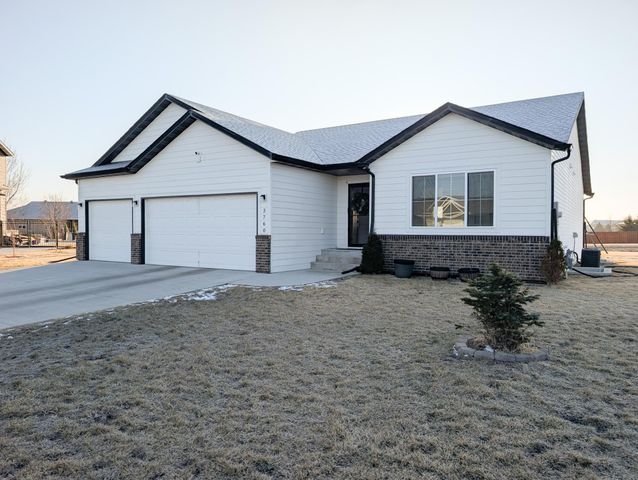 3760 Merrifield Drive S, Fargo, ND 58104