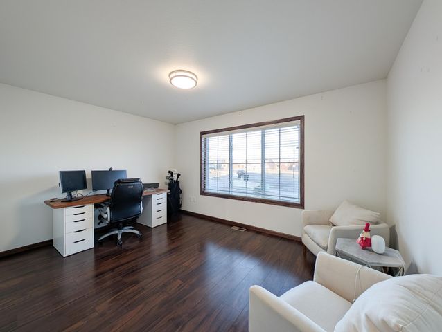 3760 Merrifield Drive S, Fargo, ND 58104