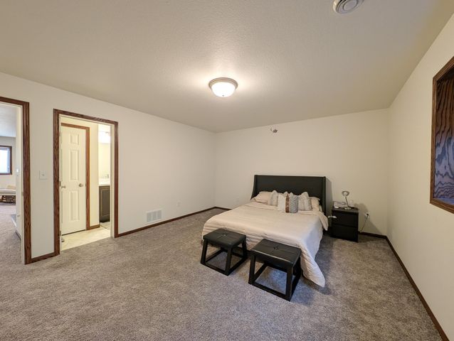 3760 Merrifield Drive S, Fargo, ND 58104