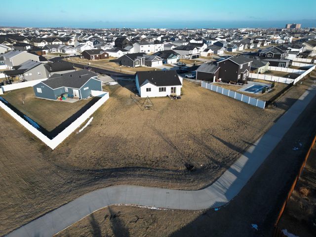 3760 Merrifield Drive S, Fargo, ND 58104