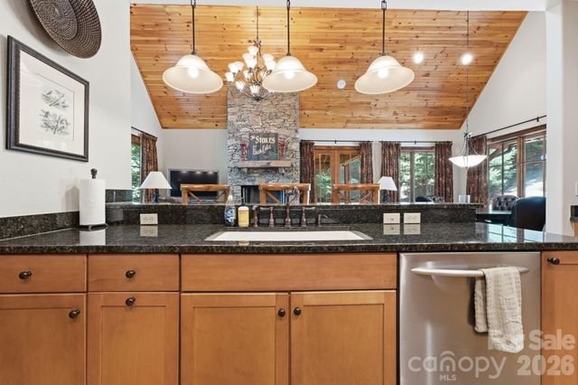 185 Songcatcher Court, Tuckasegee, NC 28783
