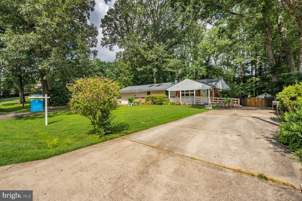 6612 KEENE DR, Springfield, VA 22152