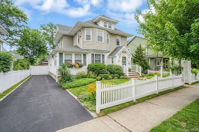 367 Vincent Avenue, Lynbrook, NY 11563