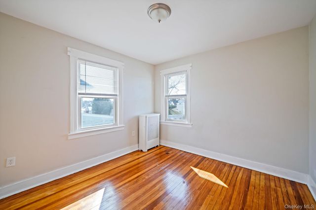367 Vincent Avenue, Lynbrook, NY 11563