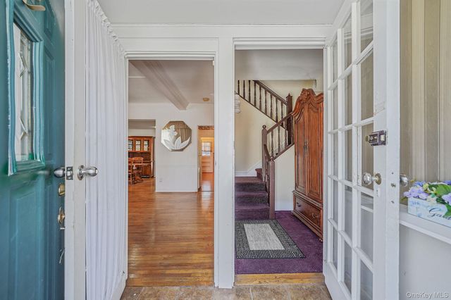 367 Vincent Avenue, Lynbrook, NY 11563
