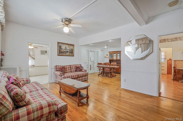 367 Vincent Avenue, Lynbrook, NY 11563