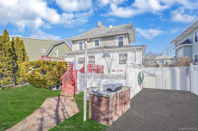 367 Vincent Avenue, Lynbrook, NY 11563