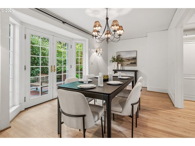 11445 S RIVERWOOD Rd, Portland, OR 97219