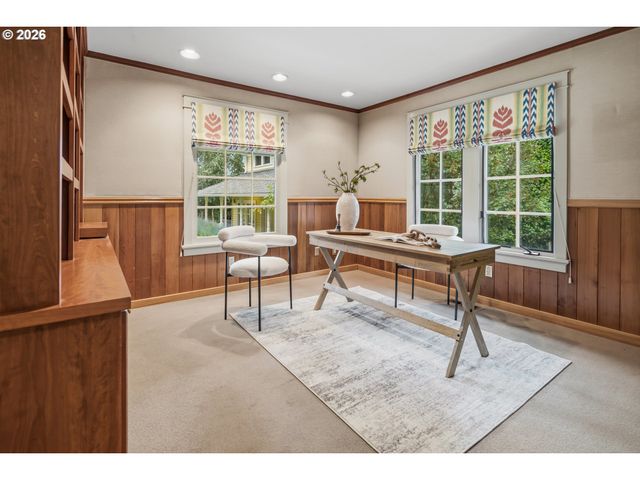 11445 S RIVERWOOD Rd, Portland, OR 97219