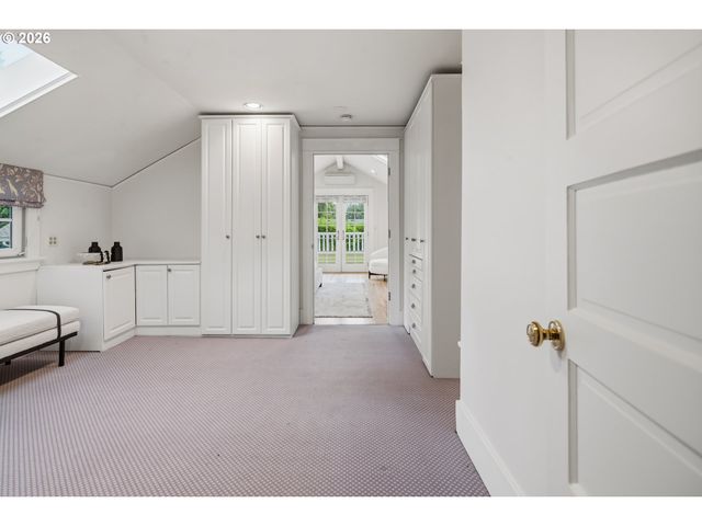11445 S RIVERWOOD Rd, Portland, OR 97219