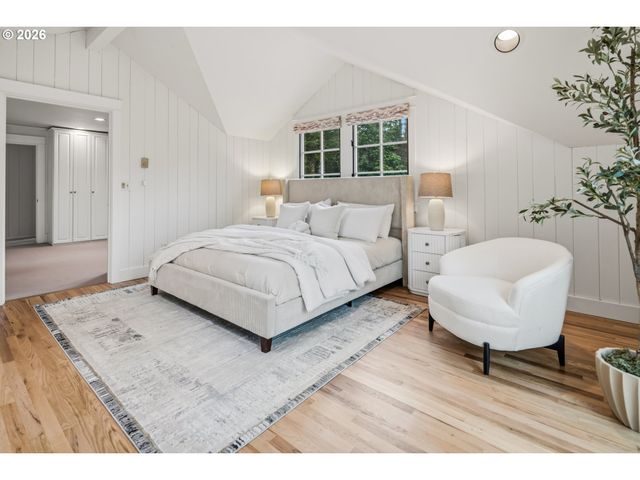 11445 S RIVERWOOD Rd, Portland, OR 97219