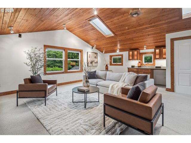 11445 S RIVERWOOD Rd, Portland, OR 97219