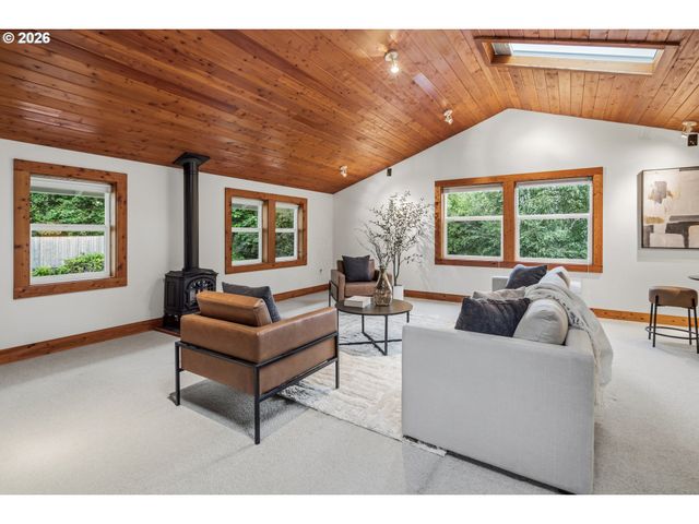 11445 S RIVERWOOD Rd, Portland, OR 97219