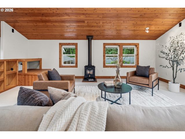11445 S RIVERWOOD Rd, Portland, OR 97219