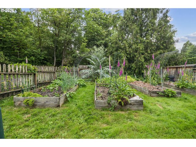 11445 S RIVERWOOD Rd, Portland, OR 97219