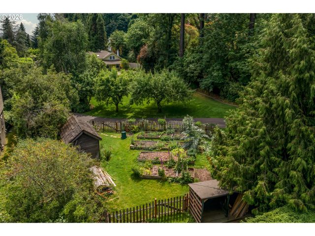 11445 S RIVERWOOD Rd, Portland, OR 97219