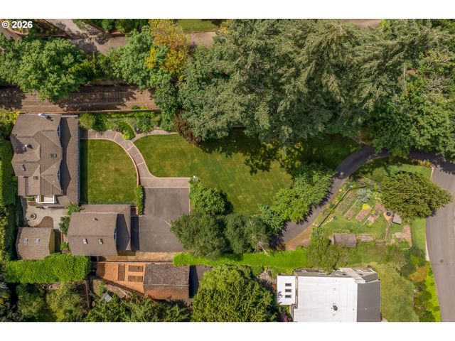 11445 S RIVERWOOD Rd, Portland, OR 97219