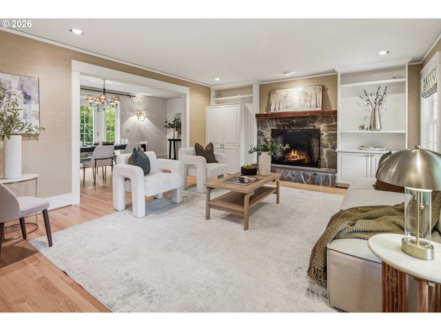11445 S RIVERWOOD Rd, Portland, OR 97219